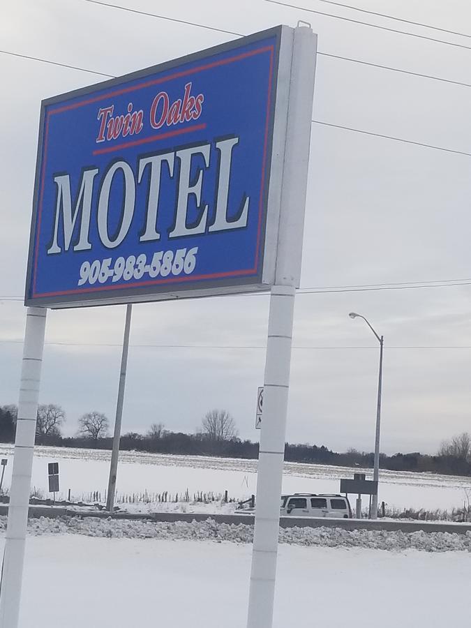 Twin Oaks Motel Orono Bagian luar foto