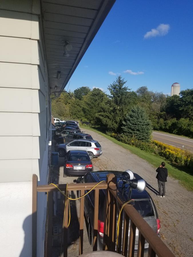 Twin Oaks Motel Orono Bagian luar foto